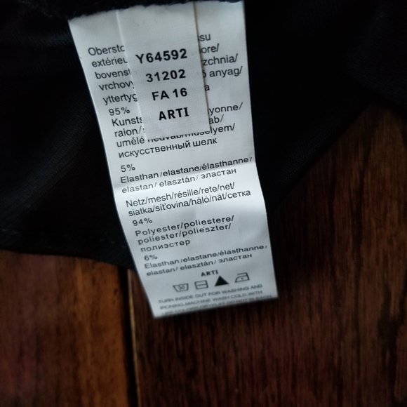 VENUS Lace and Mesh Top with Bell Sleeves - Picture 4 of 12